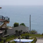 & Surfcamp 55 Hostel