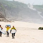 & Surfcamp 55 Hostel Ericeira