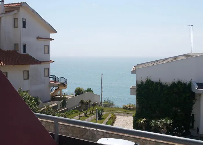 & Surfcamp 55 Ericeira