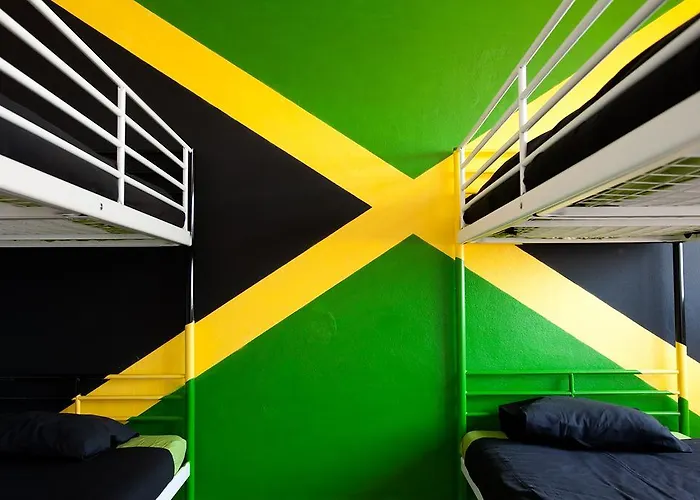 & Surfcamp 55 Ostello