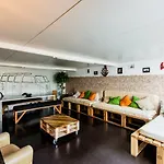 & Surfcamp 55 Hostel Ericeira