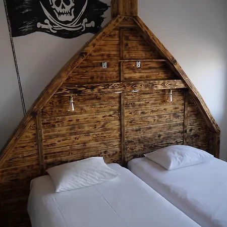 & Surfcamp 55 Hostel