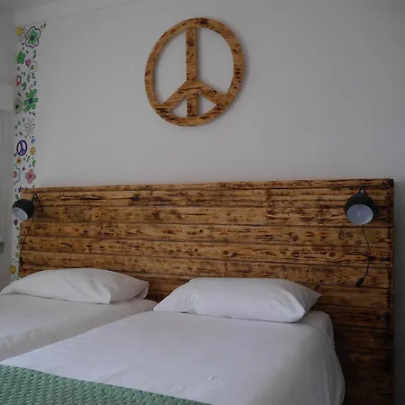 & Surfcamp 55 ホステル エリセイラ