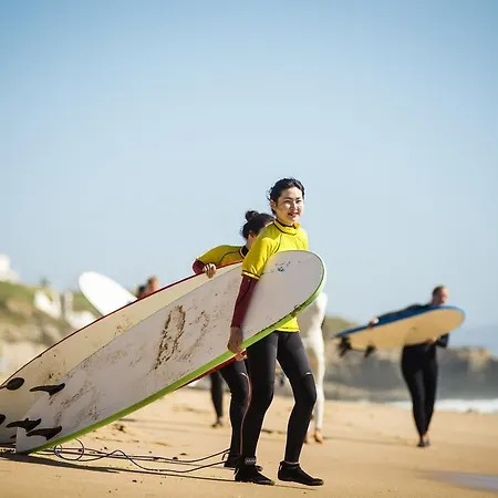 & Surfcamp 55 Ostello Ericeira