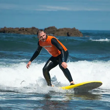 & Surfcamp 55 Ostello Ericeira