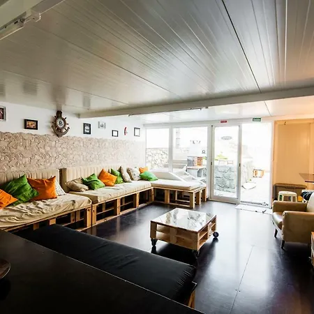 Ostello & Surfcamp 55 *