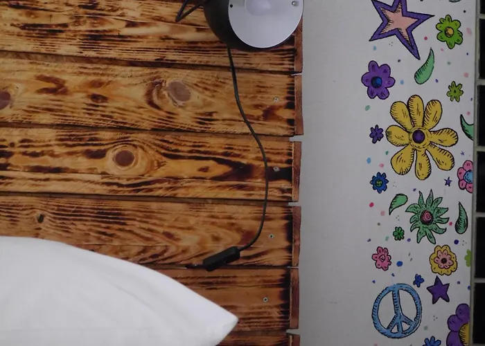 & Surfcamp 55 Hostel *