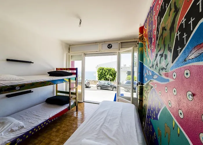 & Surfcamp 55 Hostel Ericeira